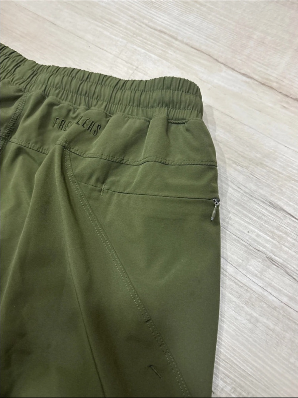 Men's XL Olive Green FreeBallers Casual Short - Picture 5 of 5